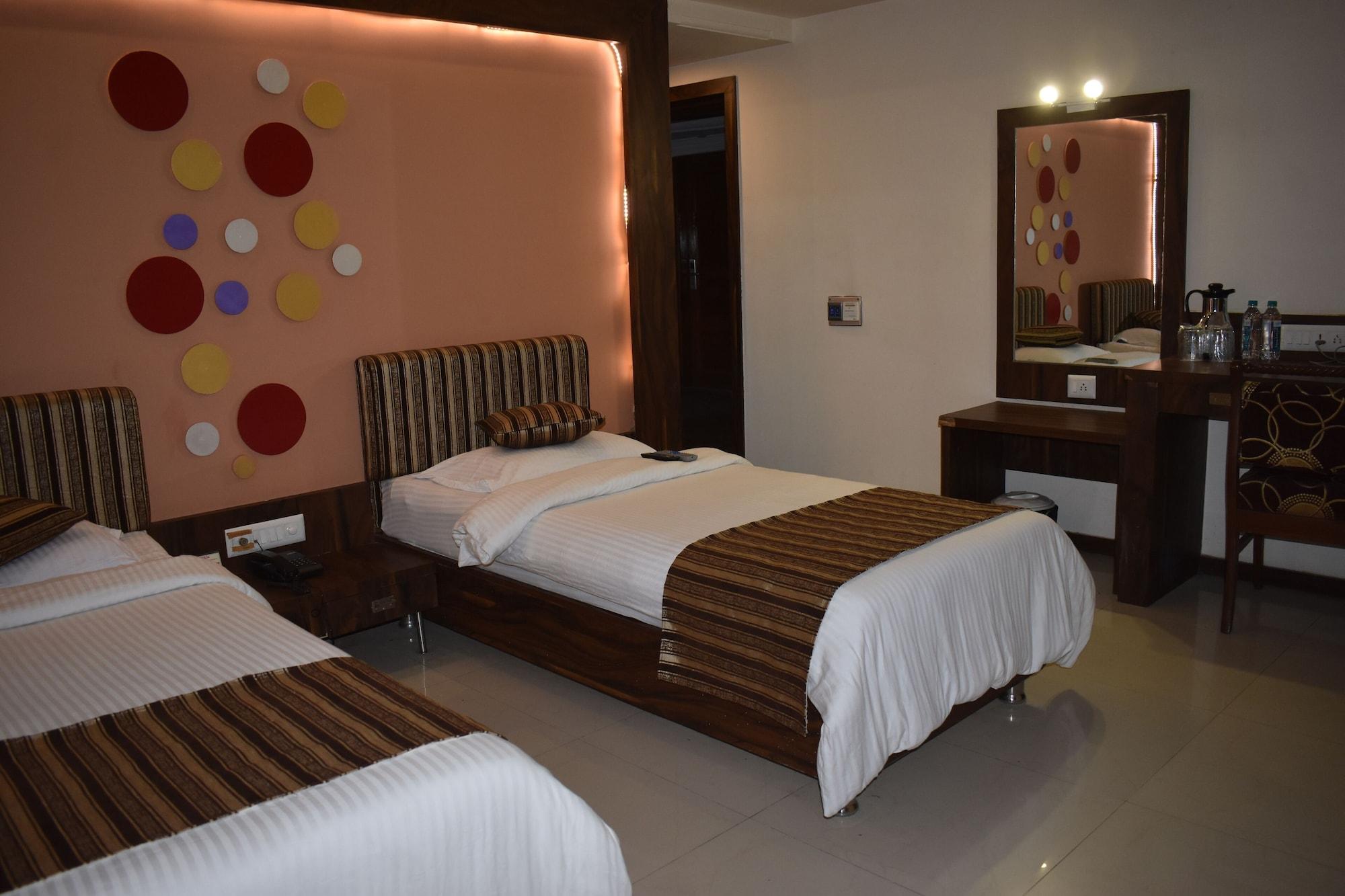 Hotel Royal Highness Ahmedabad Exterior foto