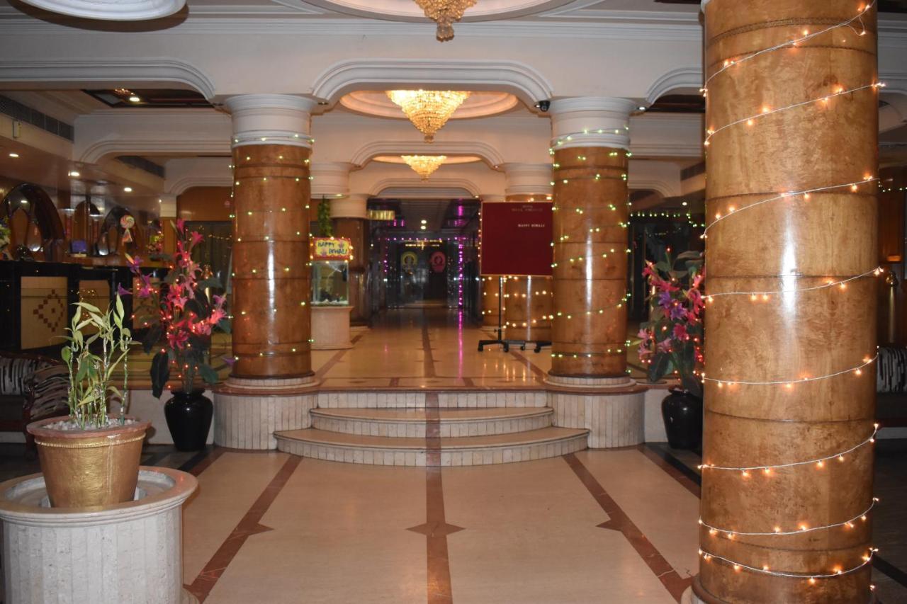 Hotel Royal Highness Ahmedabad Exterior foto