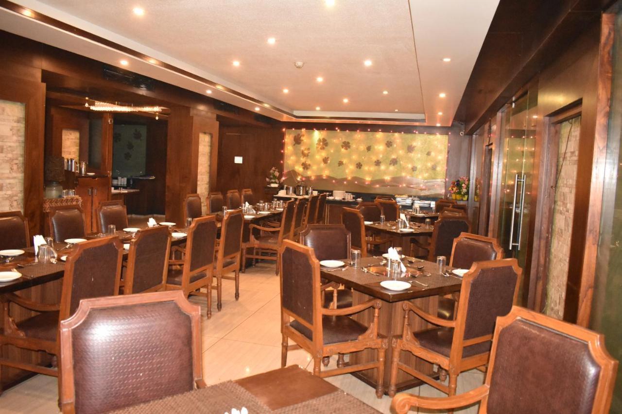 Hotel Royal Highness Ahmedabad Exterior foto